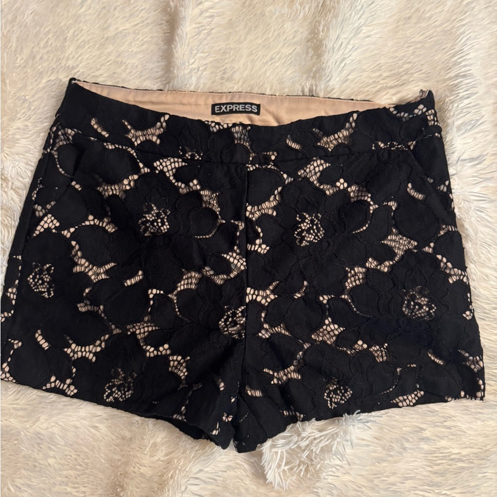 EXPRESS Mid Rise Floral Lace Shorts black and nude size 4